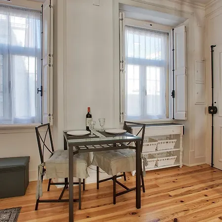 Portuguese Living Little Olive Apartment *